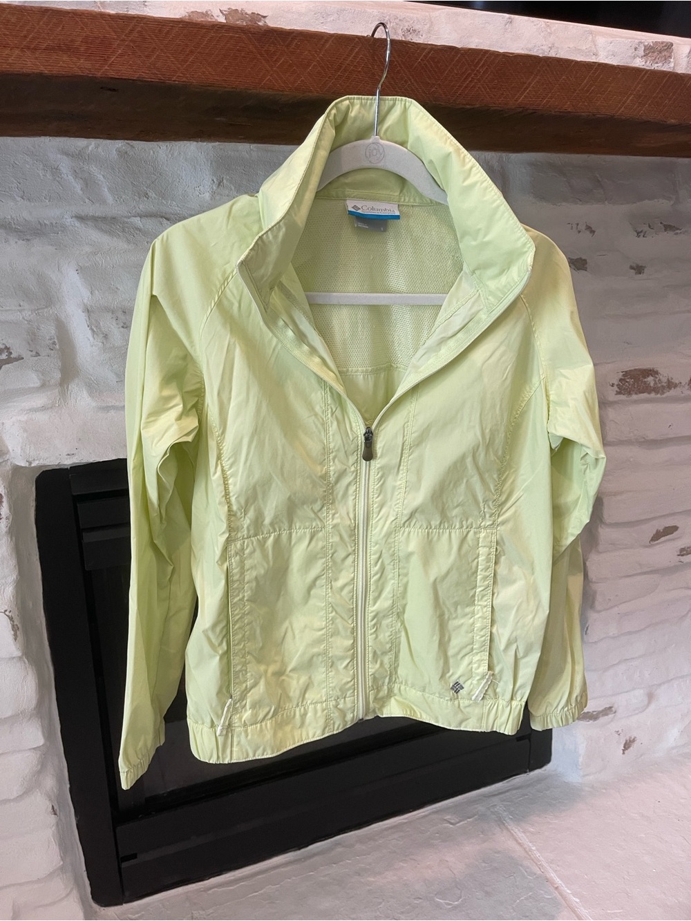Columbia Women’s Lightweight Rain Jacket — size S